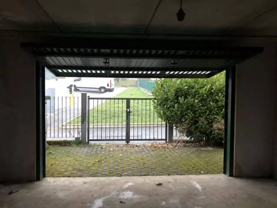 Immagine 27 di Appartamento in vendita  in Via Genova  117/1 a Mercallo