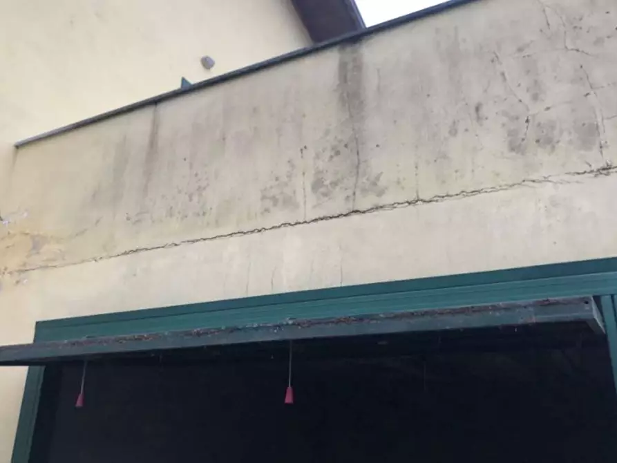 Immagine 29 di Appartamento in vendita  in Via Genova  117/1 a Mercallo