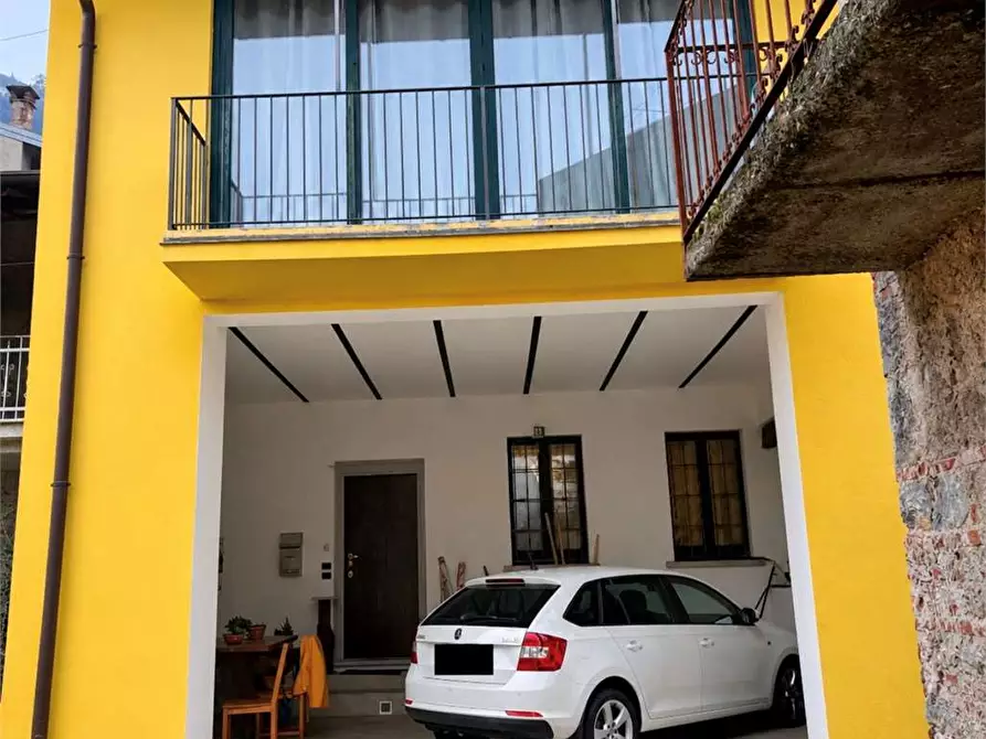 Immagine 1 di Appartamento in vendita  in Via Monte Pasubio  6 a Sangiano