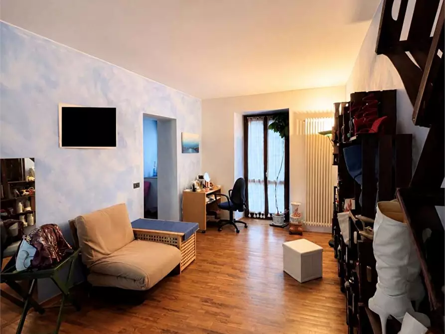 Immagine 12 di Appartamento in vendita  in Via Monte Pasubio  6 a Sangiano