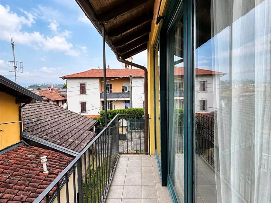 Immagine 21 di Appartamento in vendita  in Via Monte Pasubio  6 a Sangiano