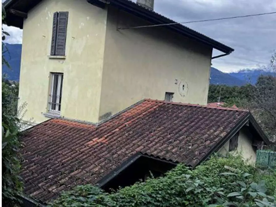 Immagine 2 di Appartamento in vendita  in Via della chiesa  10 a Luino