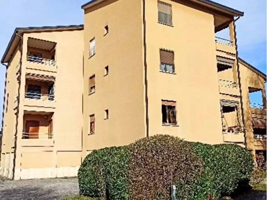 Immagine 1 di Appartamento in vendita  in Via Calabria 7/9 a Arcore