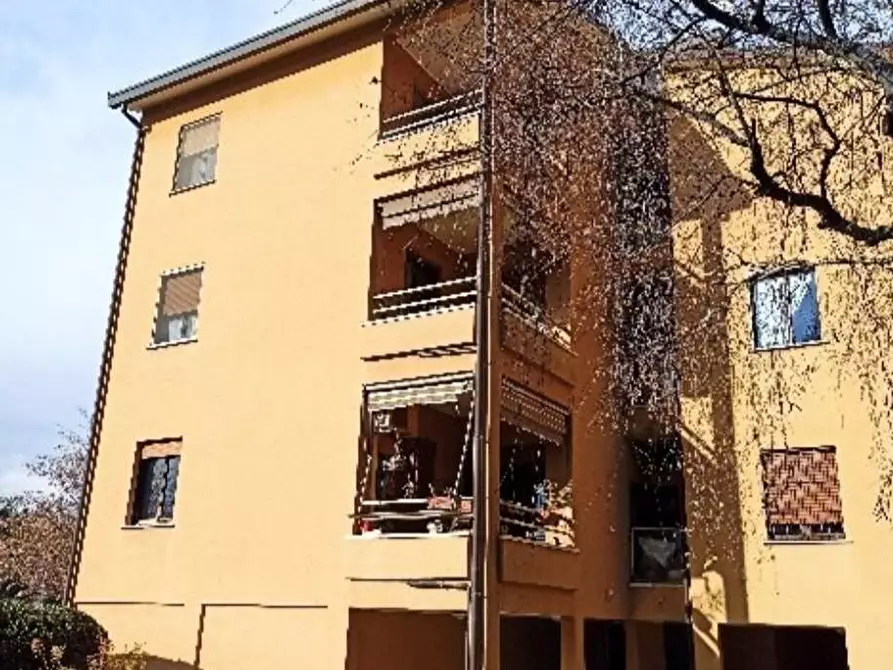 Immagine 5 di Appartamento in vendita  in Via Calabria 7/9 a Arcore
