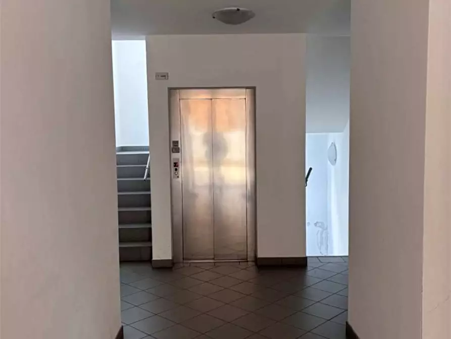 Immagine 4 di Appartamento in vendita  in Corso XXV Aprile1945  72 a Luino
