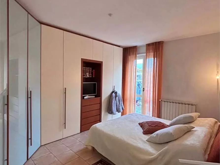 Immagine 11 di Appartamento in vendita  in Corso XXV Aprile1945  72 a Luino
