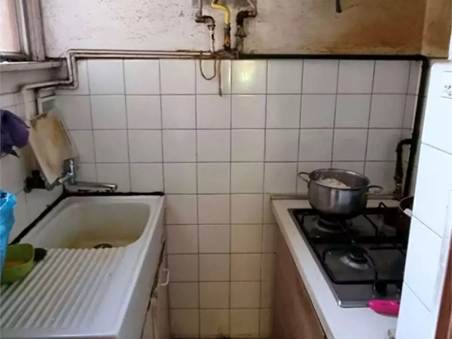 Immagine 10 di Appartamento in vendita  in Via Canova 37 a Gallarate