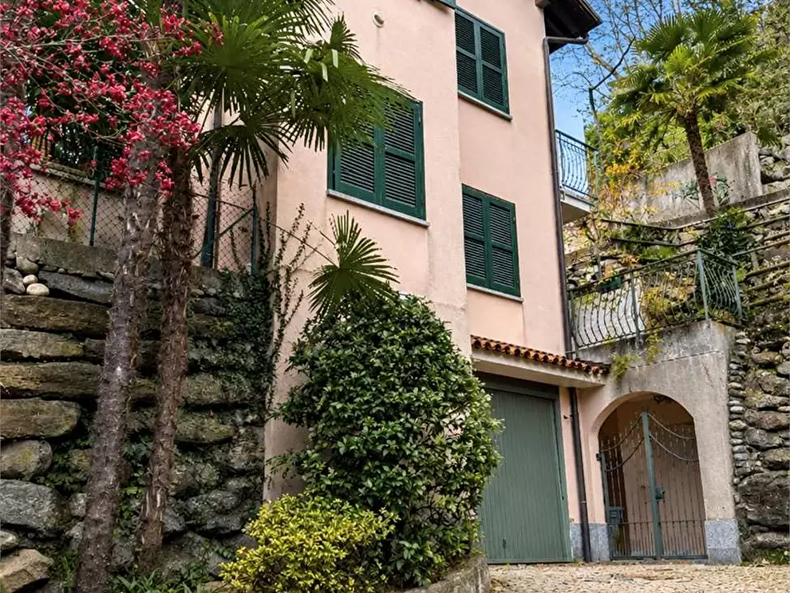 Immagine 4 di Appartamento in vendita  in Via Muceno  7/A a Porto Valtravaglia