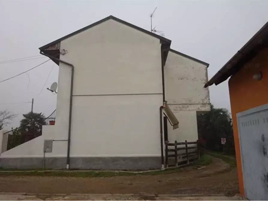 Immagine 3 di Garage in vendita  in Via Ernesto Parini 57 a Corbetta