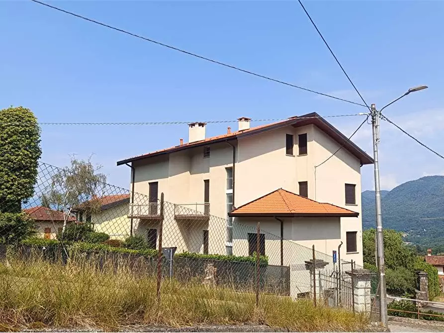 Immagine 1 di Appartamento in vendita  in Via Milano   13 a Orino