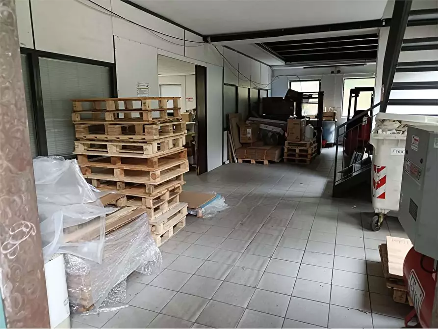Immagine 7 di Capannone industriale in vendita  a Induno Olona