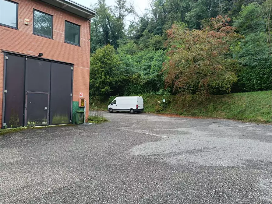 Immagine 12 di Capannone industriale in vendita  a Induno Olona