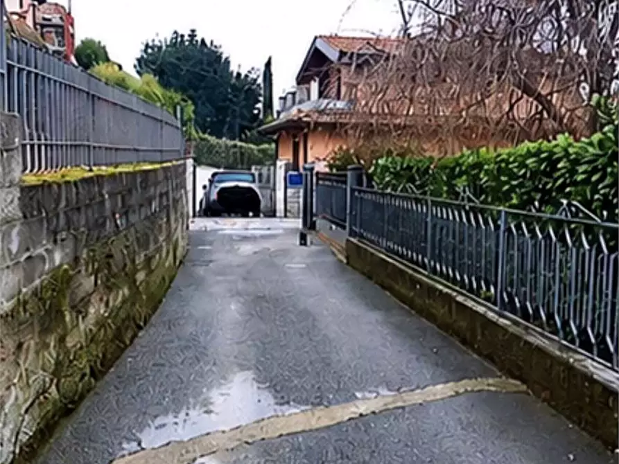 Immagine 2 di Appartamento in vendita  in Via Cardinal Ferrari 12/E a Erba