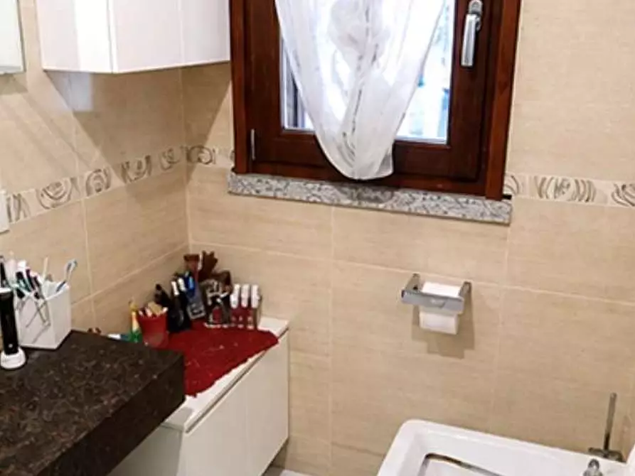 Immagine 8 di Appartamento in vendita  in Via Cardinal Ferrari 12/E a Erba