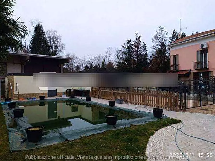 Immagine 2 di Villa in vendita  a Cairate
