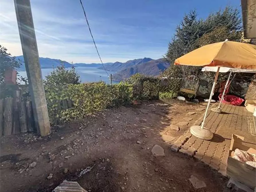 Immagine 3 di Appartamento in vendita  in Via solera  11 a Maccagno Con Pino E Veddasca