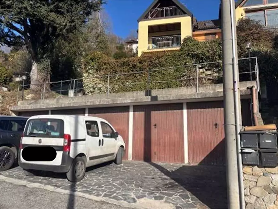 Immagine 10 di Appartamento in vendita  in Via solera  11 a Maccagno Con Pino E Veddasca