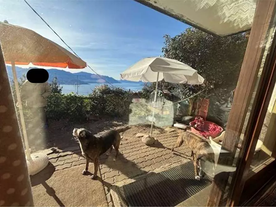 Immagine 12 di Appartamento in vendita  in Via solera  11 a Maccagno Con Pino E Veddasca