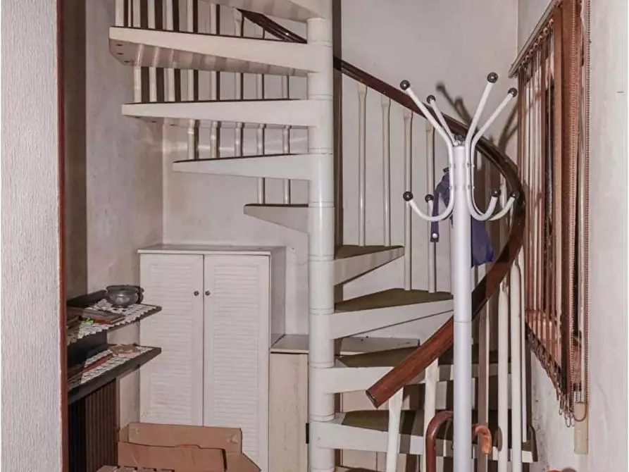 Immagine 9 di Porzione di casa in vendita  in Largo Europa 2 a Caronno Varesino