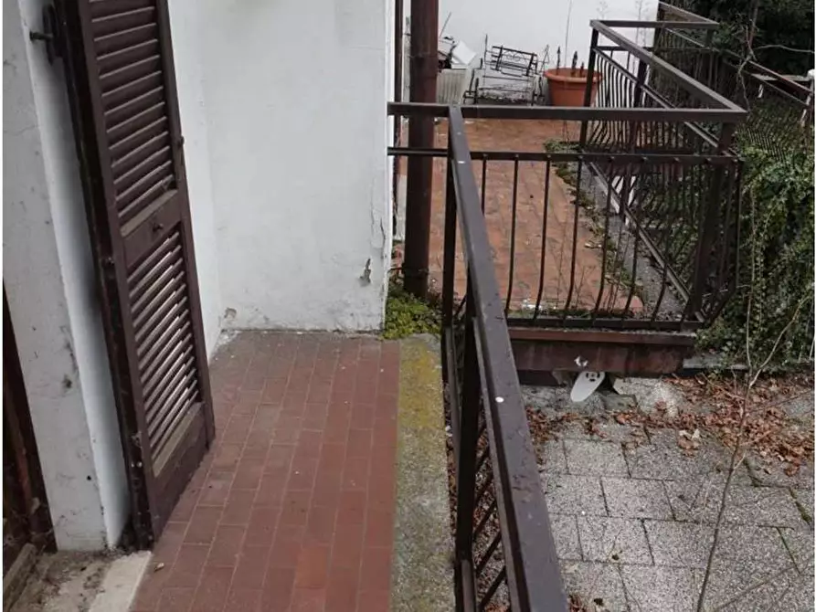 Immagine 12 di Porzione di casa in vendita  in Largo Europa 2 a Caronno Varesino