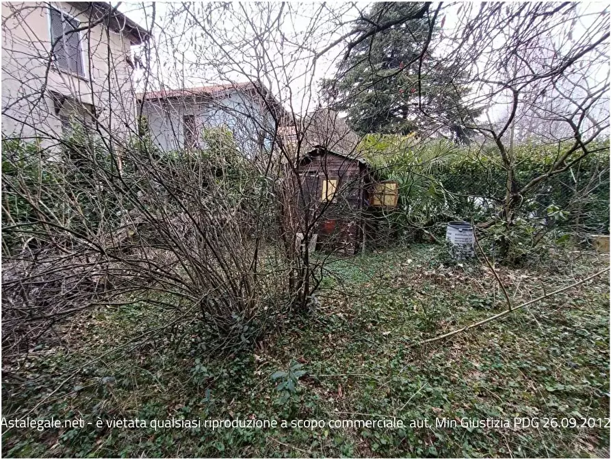 Immagine 26 di Porzione di casa in vendita  in Largo Europa 2 a Caronno Varesino