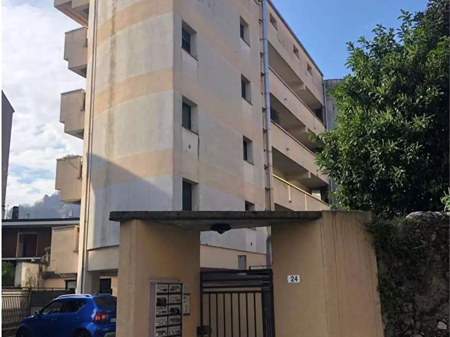 Immagine 1 di Appartamento in vendita  in Via Francesco Anzani 24 a Como