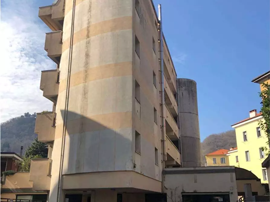 Immagine 2 di Appartamento in vendita  in Via Francesco Anzani 24 a Como