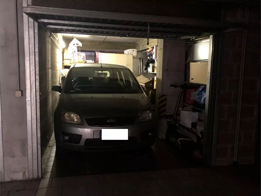 Immagine 30 di Appartamento in vendita  in Via Francesco Anzani 24 a Como