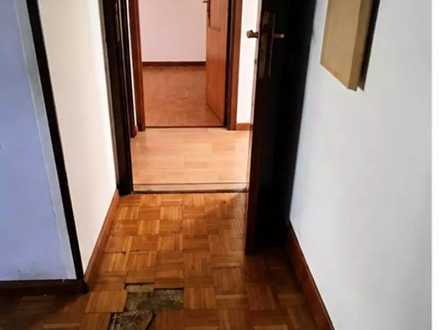 Immagine 14 di Appartamento in vendita  in Localita' Albate - Via Innocenzo Regazzoni 6 a Como