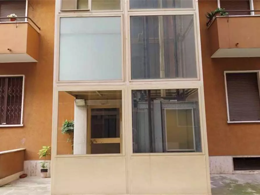 Immagine 4 di Appartamento in vendita  in Via Bettino Da Trezzo 12 a Milano