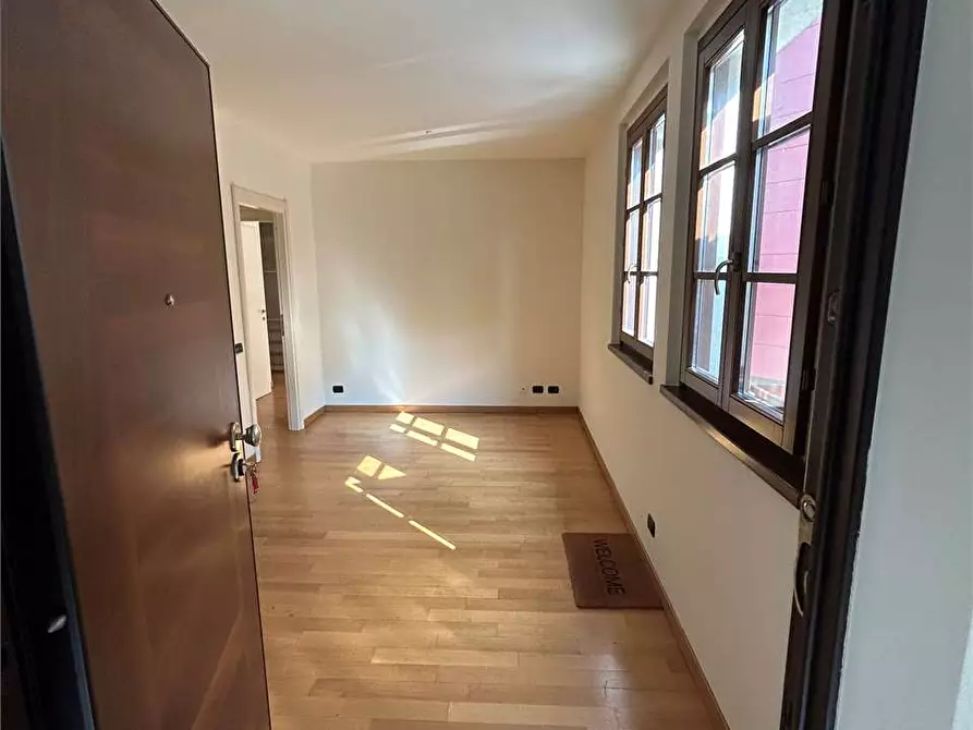 Immagine 2 di Villa in vendita  in VIA CATTANEO  10 a Cantù