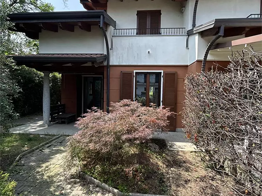 Immagine 16 di Villa in vendita  in VIA CATTANEO  10 a Cantù