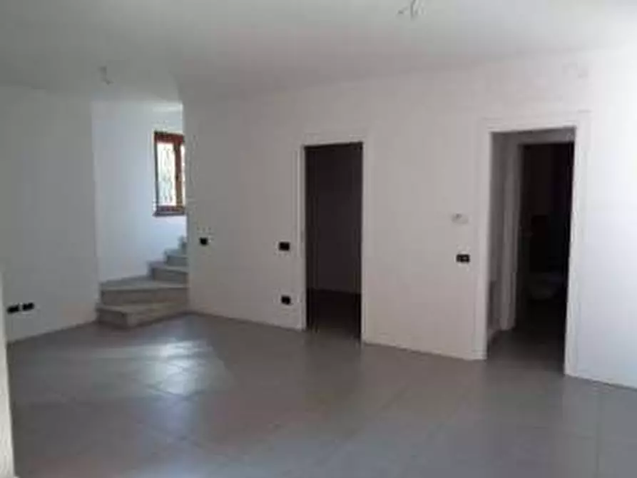 Immagine 17 di Villa in vendita  in VIA CATTANEO  10 a Cantù