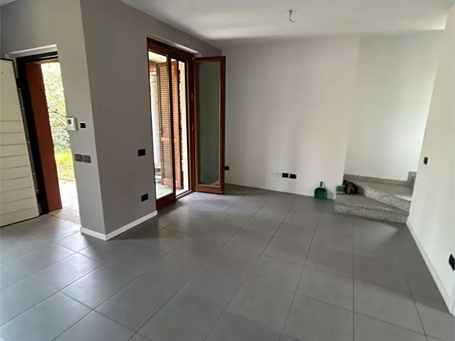 Immagine 18 di Villa in vendita  in VIA CATTANEO  10 a Cantù