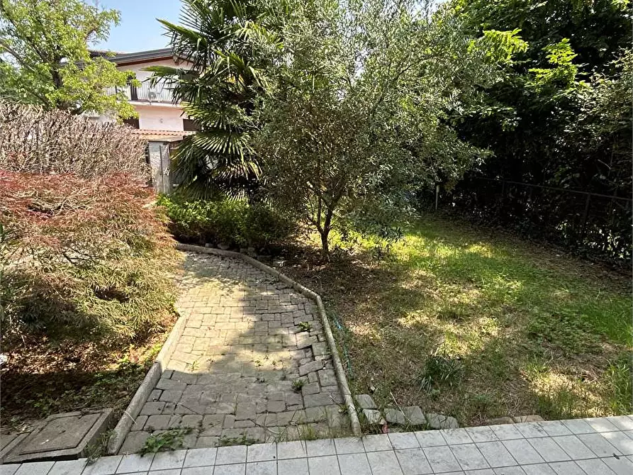 Immagine 19 di Villa in vendita  in VIA CATTANEO  10 a Cantù