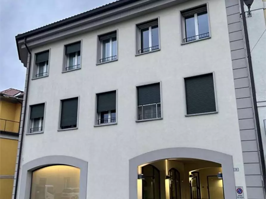 Immagine 1 di Appartamento in vendita  in PIAZZA UMBERTO I 7 a Figino Serenza