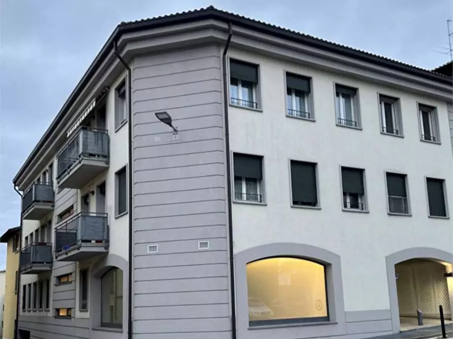 Immagine 2 di Appartamento in vendita  in PIAZZA UMBERTO I 7 a Figino Serenza