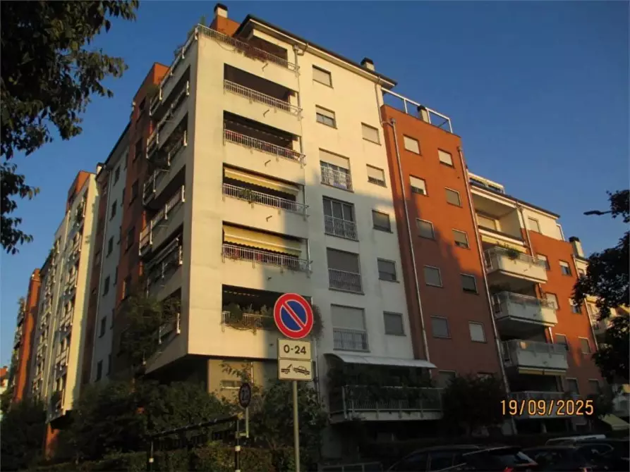 Immagine 1 di Appartamento in vendita  in Via Carlo Perini 20 a Milano
