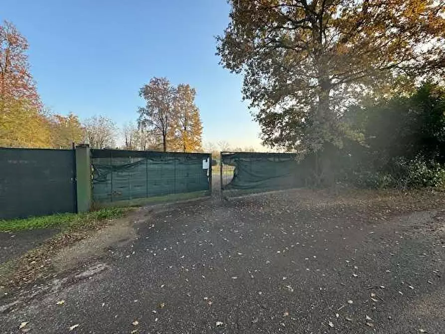 Immagine 2 di Terreno agricolo in vendita  in Via Cascina Tangitt a Samarate