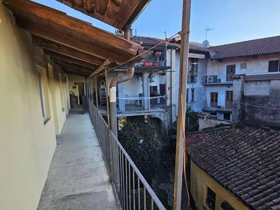 Immagine 19 di Appartamento in vendita  in Via Biasini 3 a Azzio