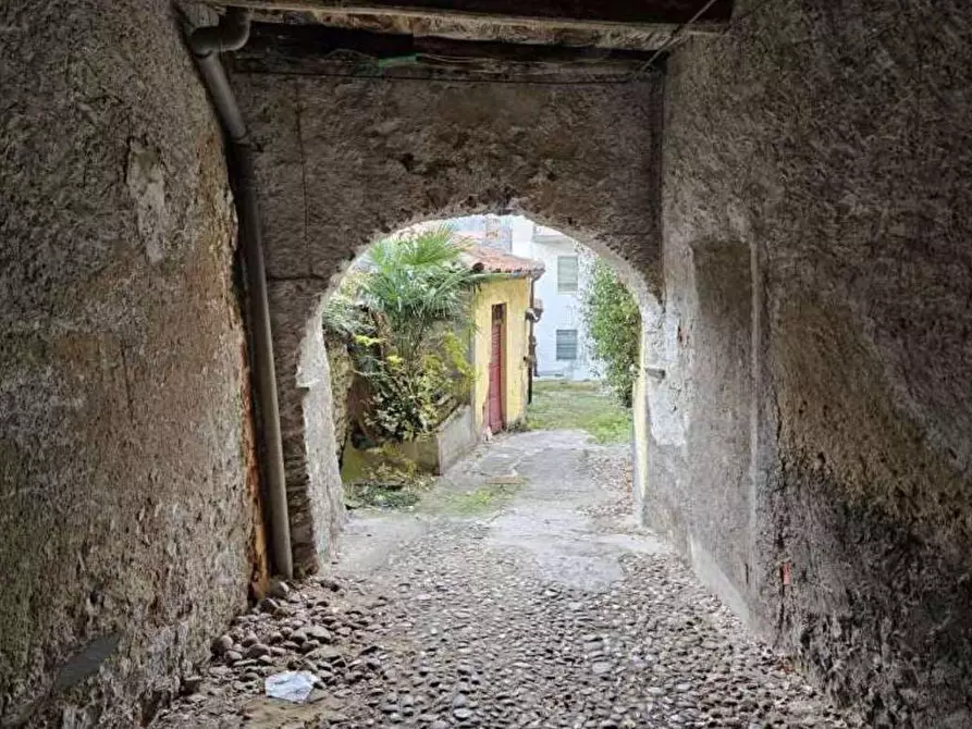 Immagine 20 di Appartamento in vendita  in Via Biasini 3 a Azzio