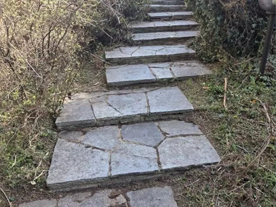Immagine 6 di Appartamento in vendita  in Via Ferloni  6 a Bulgarograsso