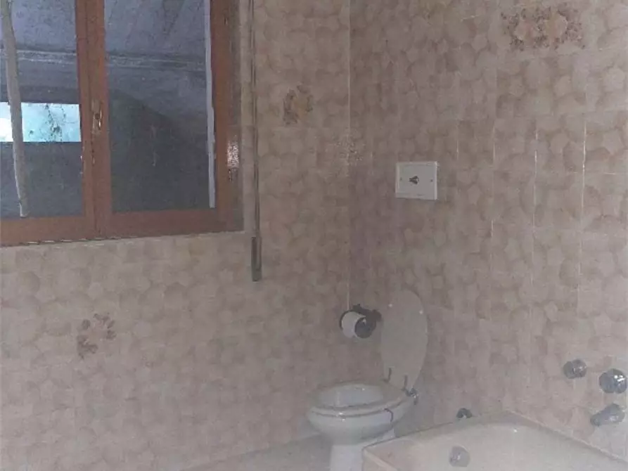 Immagine 18 di Appartamento in vendita  in Via Ferloni  6 a Bulgarograsso