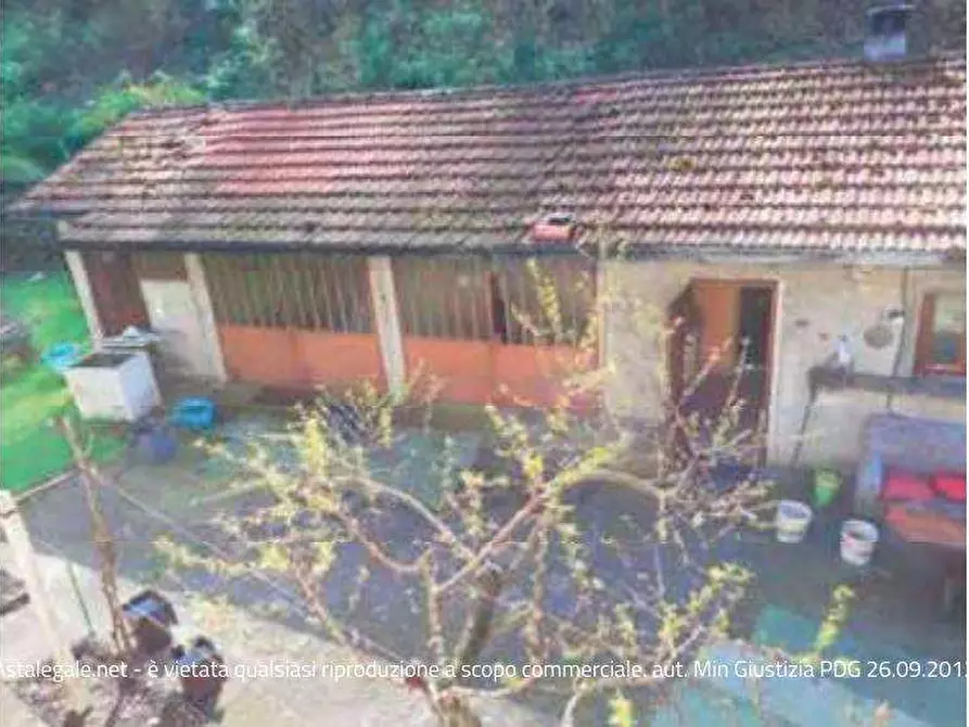 Immagine 17 di Casa bifamiliare in vendita  in Via Pora  8 a Cuvio