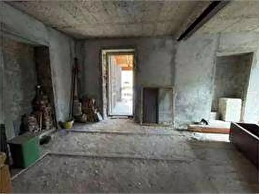 Immagine 7 di Porzione di casa in vendita  in Strada stazione 11 a Cocquio-Trevisago