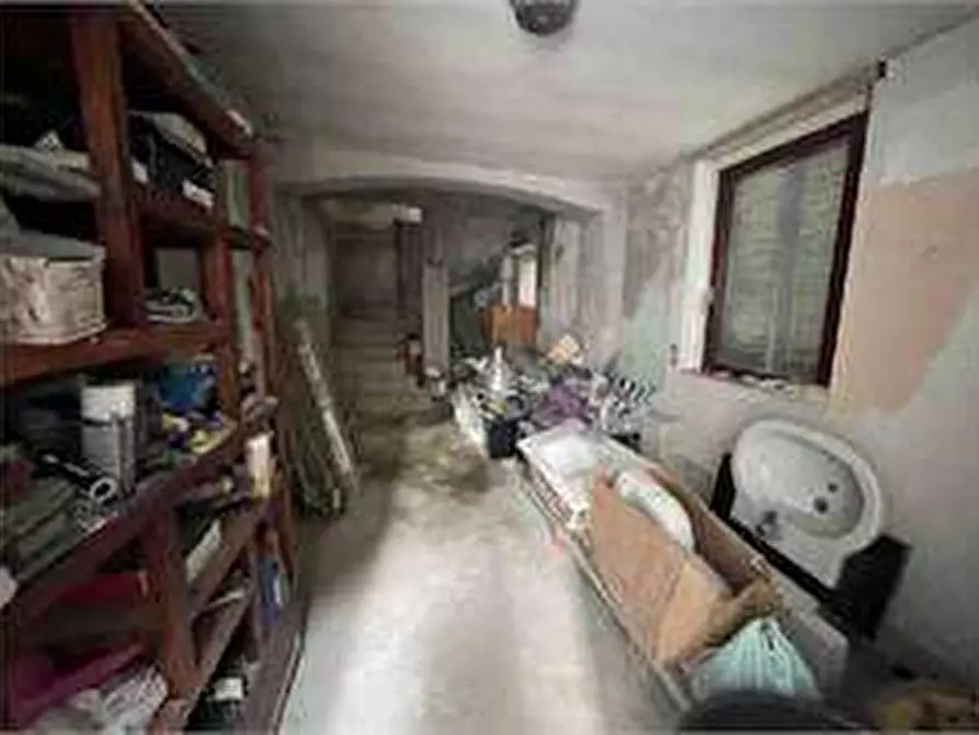 Immagine 9 di Porzione di casa in vendita  in Strada stazione 11 a Cocquio-Trevisago