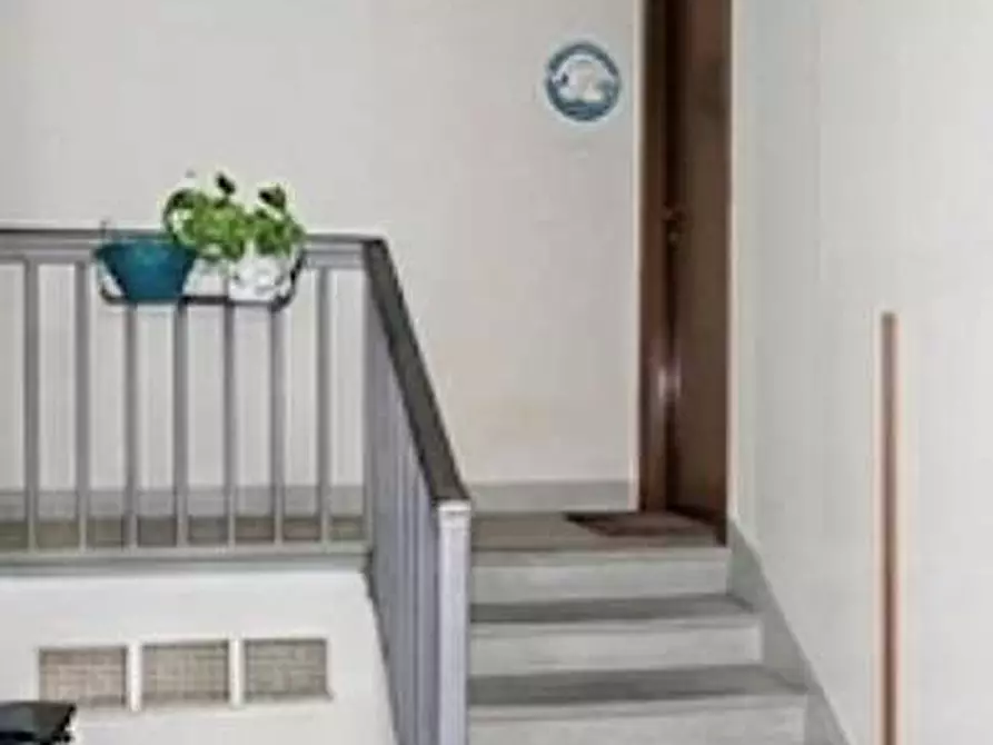 Immagine 3 di Appartamento in vendita  in Via Della Guardia  17 a Sesto Calende