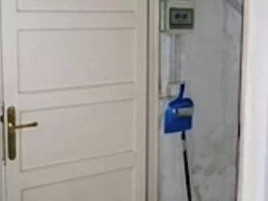 Immagine 14 di Appartamento in vendita  in Via Della Guardia  17 a Sesto Calende