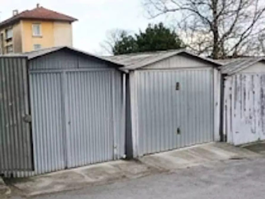Immagine 18 di Appartamento in vendita  in Via Della Guardia  17 a Sesto Calende