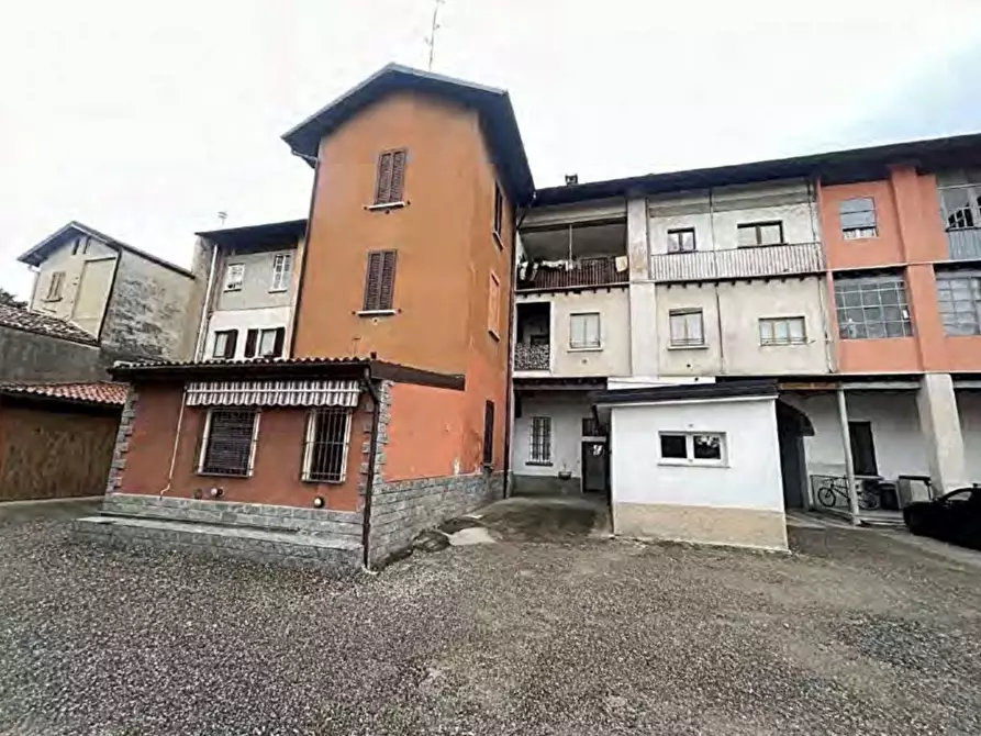 Immagine 1 di Appartamento in vendita  in Via sciesa  10 a Vedano Olona